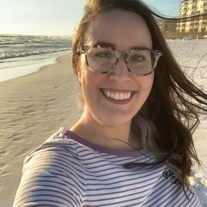 Meet your Posher, Fallon